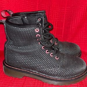 Girl’s Size 1 DR. MARTENS DELANEY BOOTS